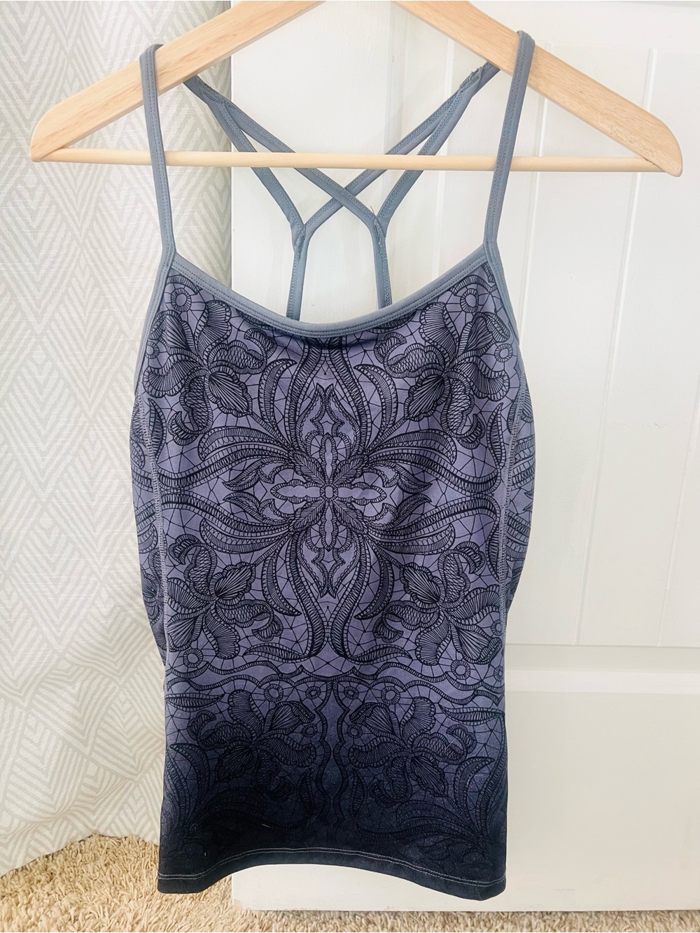 Athleta Light Gray and Black Yoga Running Sports Tank Top Small